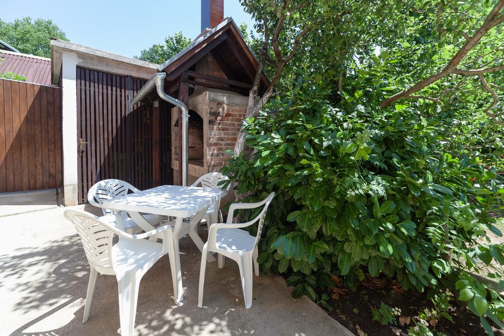 Apartment Luketic スルニュ エクステリア 写真