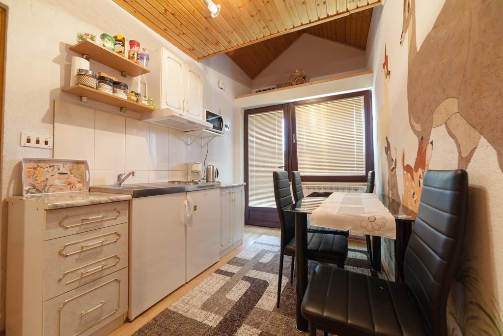 Apartment Luketic スルニュ エクステリア 写真