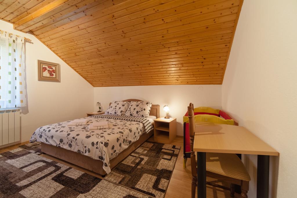 Apartment Luketic スルニュ エクステリア 写真