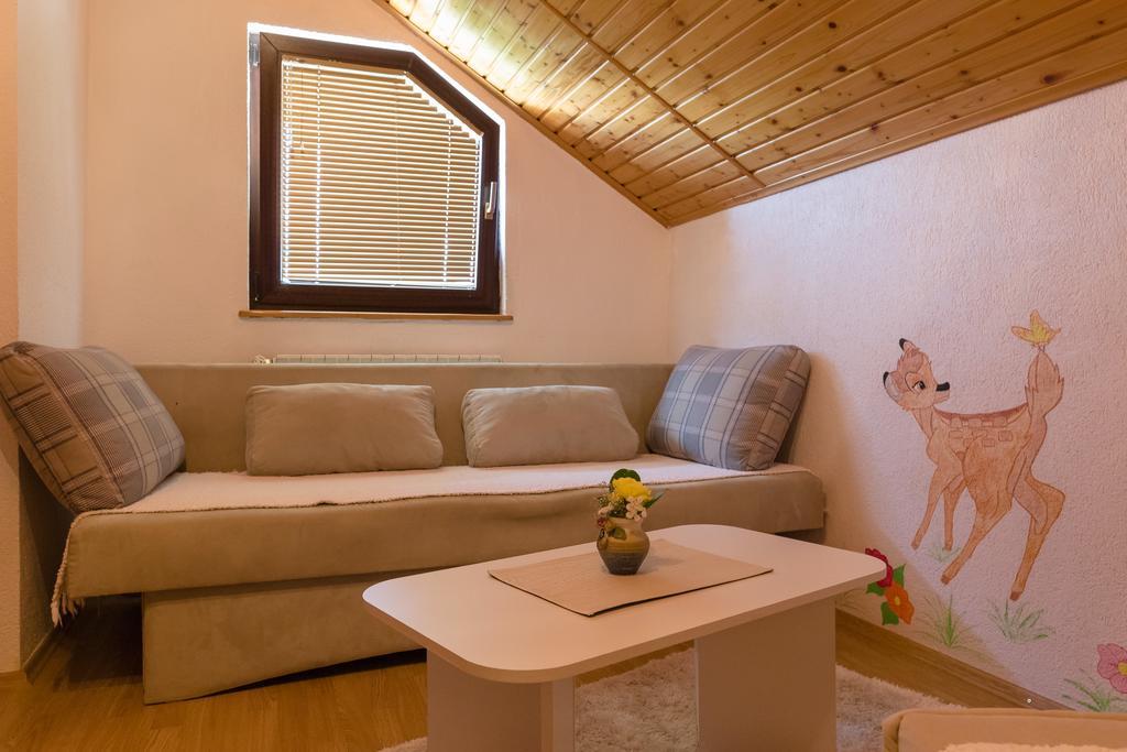 Apartment Luketic スルニュ エクステリア 写真